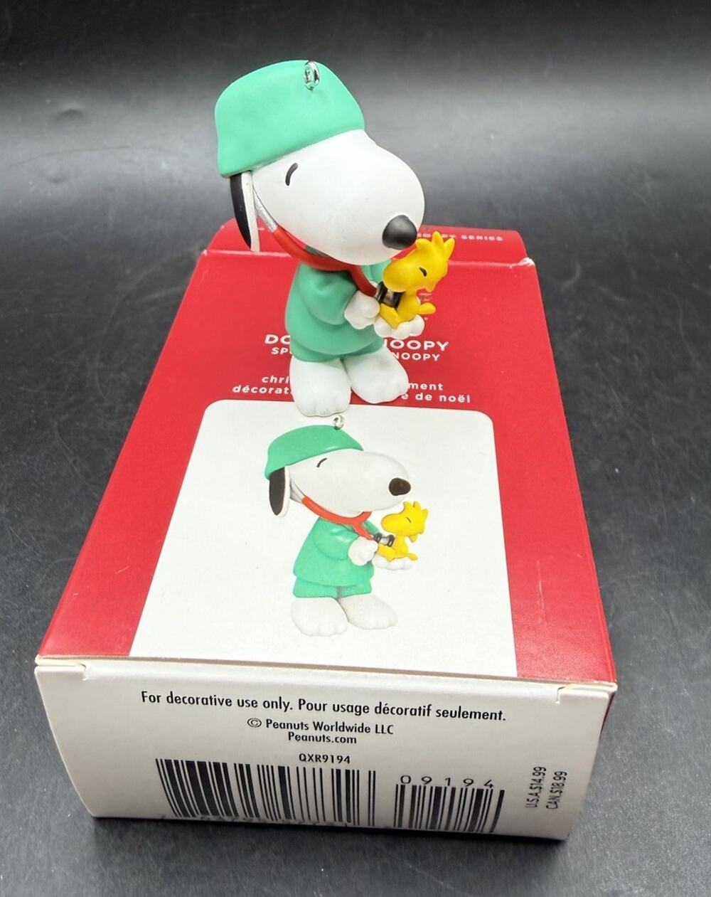 Hallmark Ornament Spotlight on Snoopy #23 Doctor Snoopy EUC MIB -48D